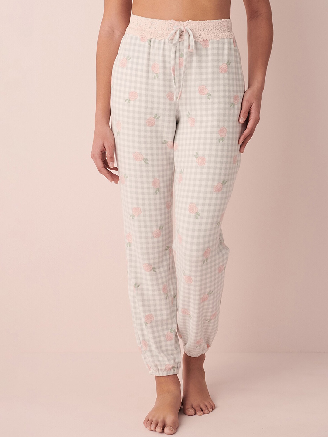 

La Vie en Rose Women Floral Printed Jogger Lounge Pants, White