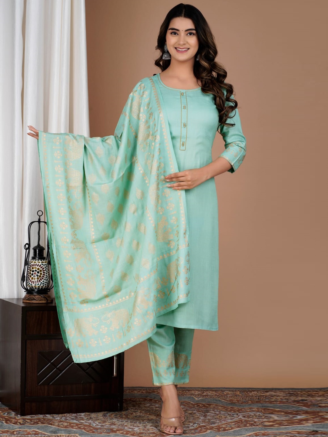 

PINGAKSH Floral Printed Kurta with Trousers & Dupatta, Green