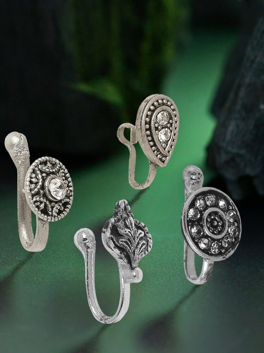 

OOMPH 4Pcs Silver-Plated Oxidised Stone Studded Nosepin