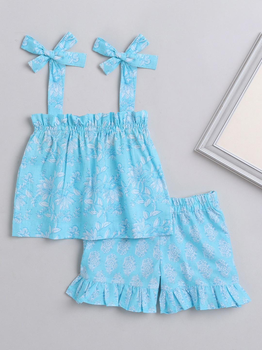 

The Magic Wand Girls Floral Printed Pure Cotton Top with Shorts, Turquoise blue