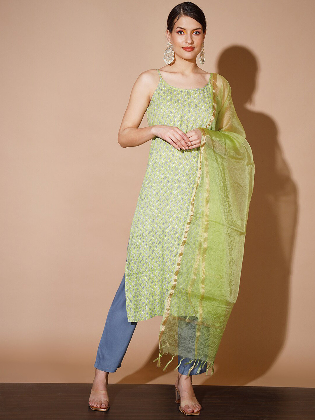 

Myshka Ethnic Printed Regular Kurta with Trousers & With Dupatta, Green