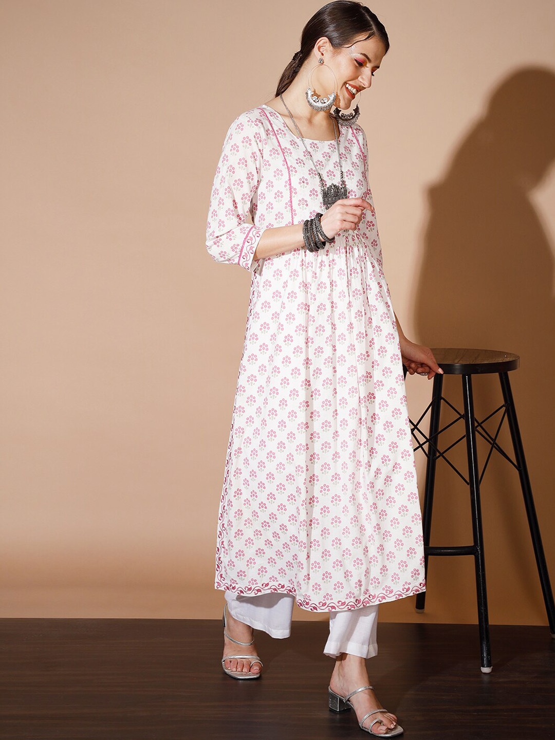 

Myshka Ethnic Motifs Printed Pure Cotton Kurta, Lavender