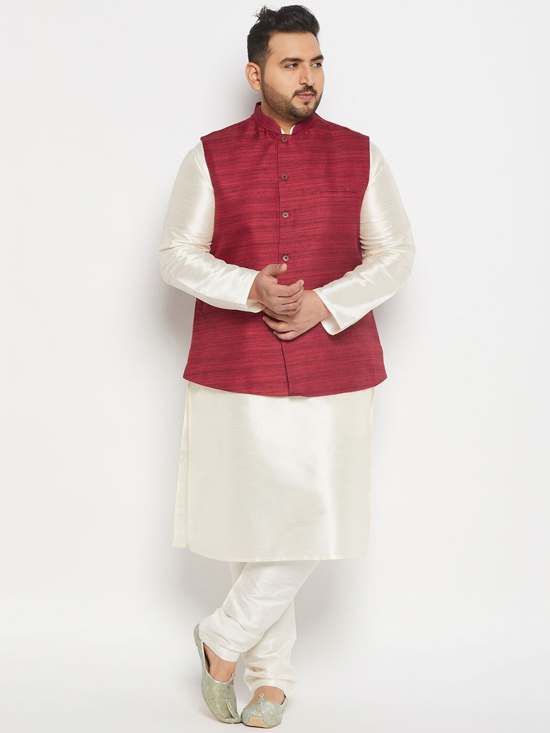 

VASTRAMAY Mandarin Collar Kurta & Pyjamas With Nehru Jacket, White