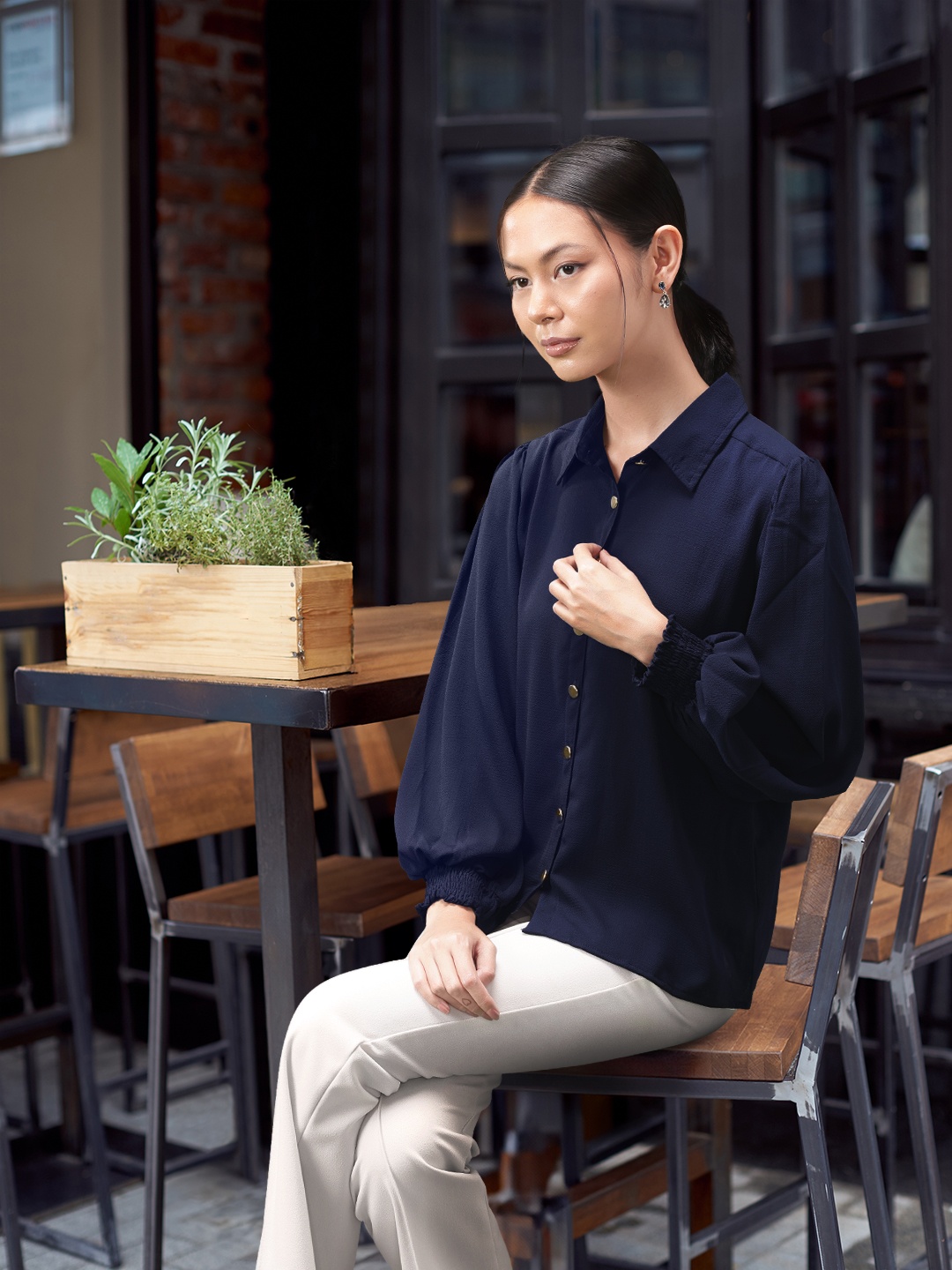 

all about you Spread Collar Puff Sleeves Shirt, Navy blue