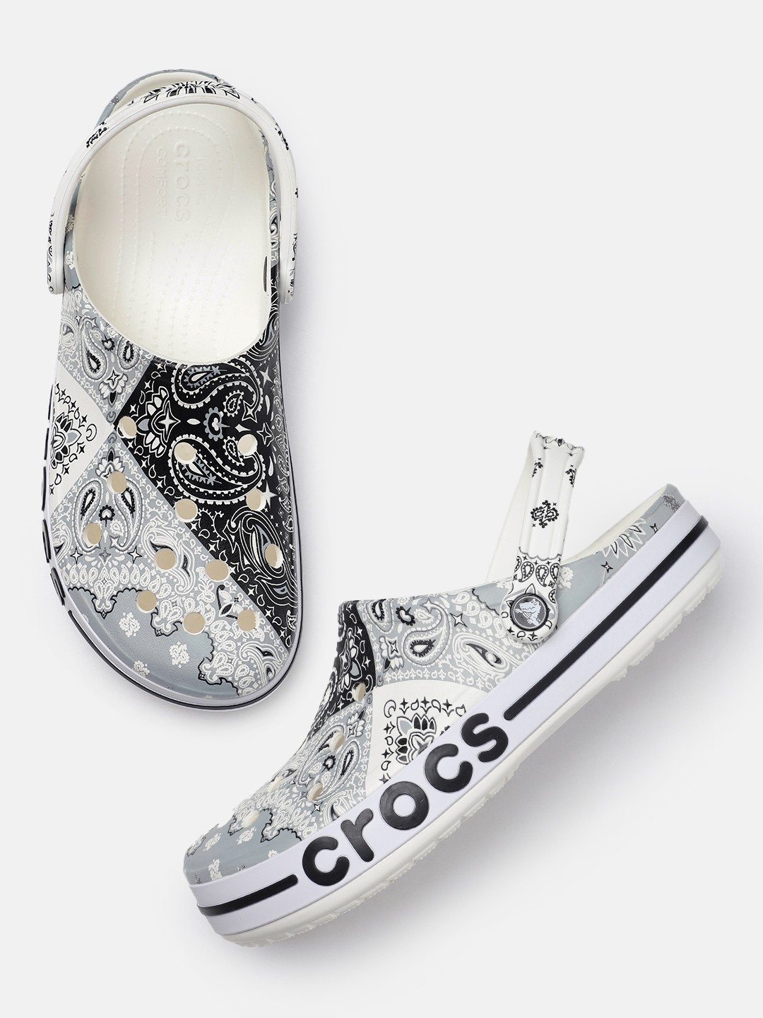 

Crocs Men Bandana Printed Clogs, Grey