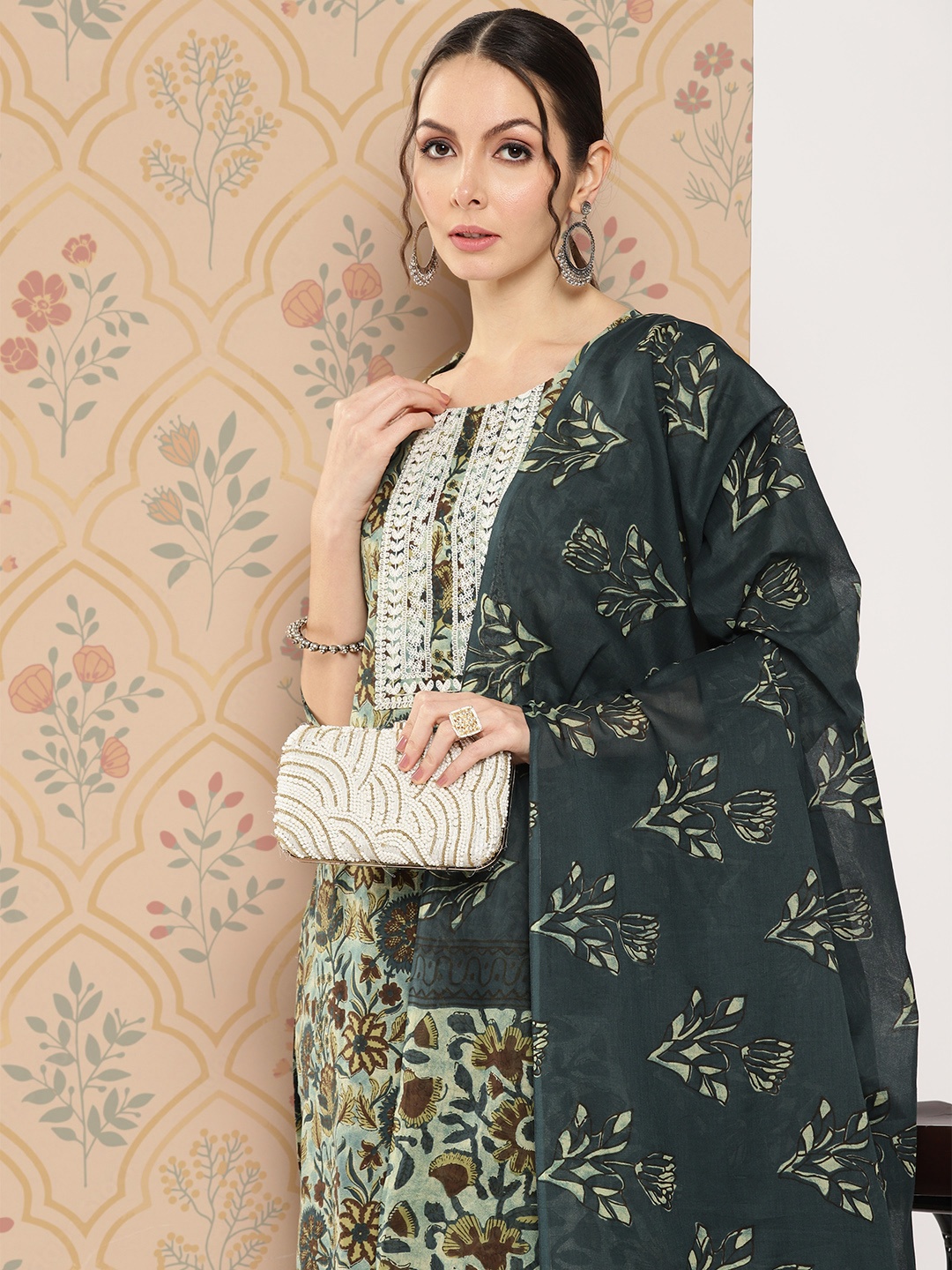 

Yufta Women Floral Embroidered Regular Pure Cotton Kurta with Trousers & With Dupatta, Green