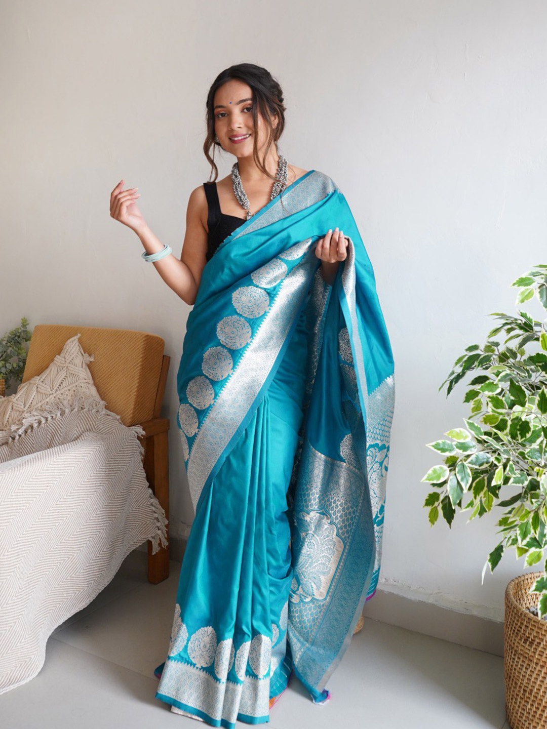 

VEERAX Zari Pure Silk Banarasi Saree, Turquoise blue