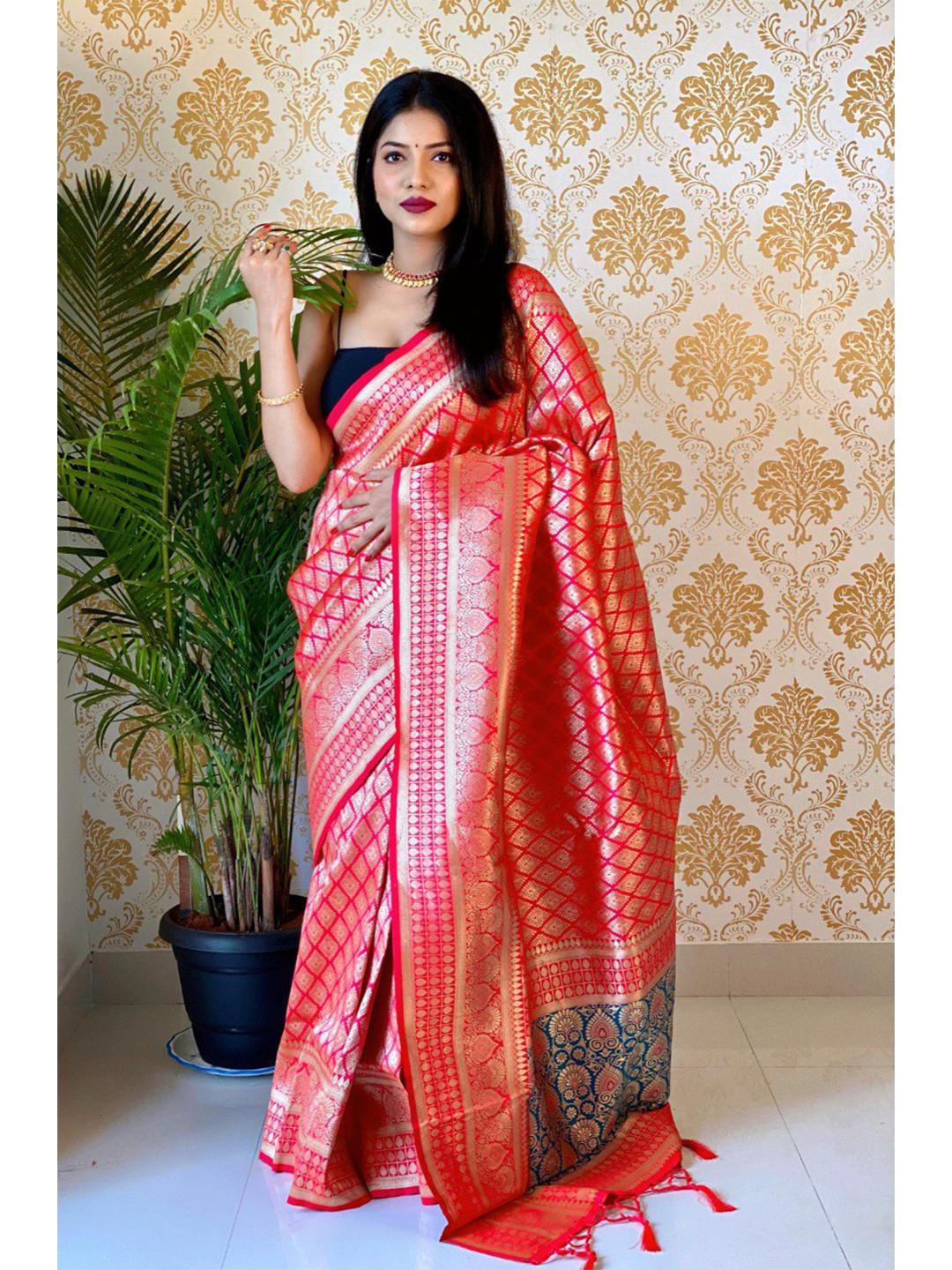 

VEERAX Ethnic Woven Design Zari Pure Silk Banarasi Saree, Pink