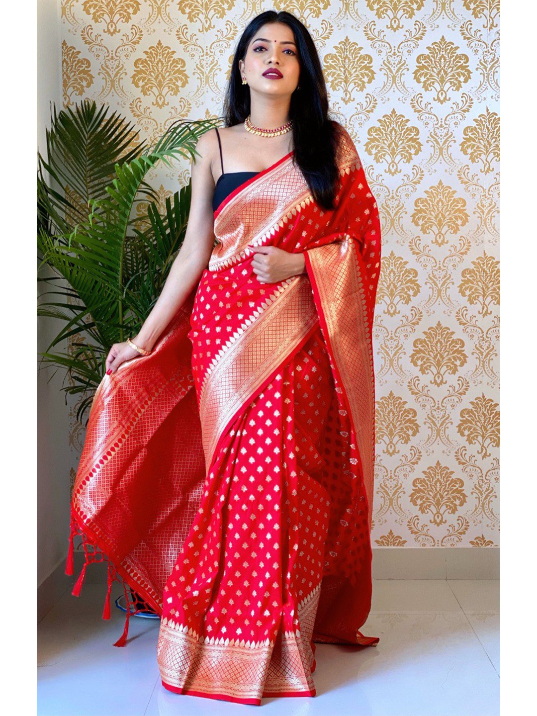 

VEERAX Floral Woven Design Zari Pure Silk Banarasi Saree, Red