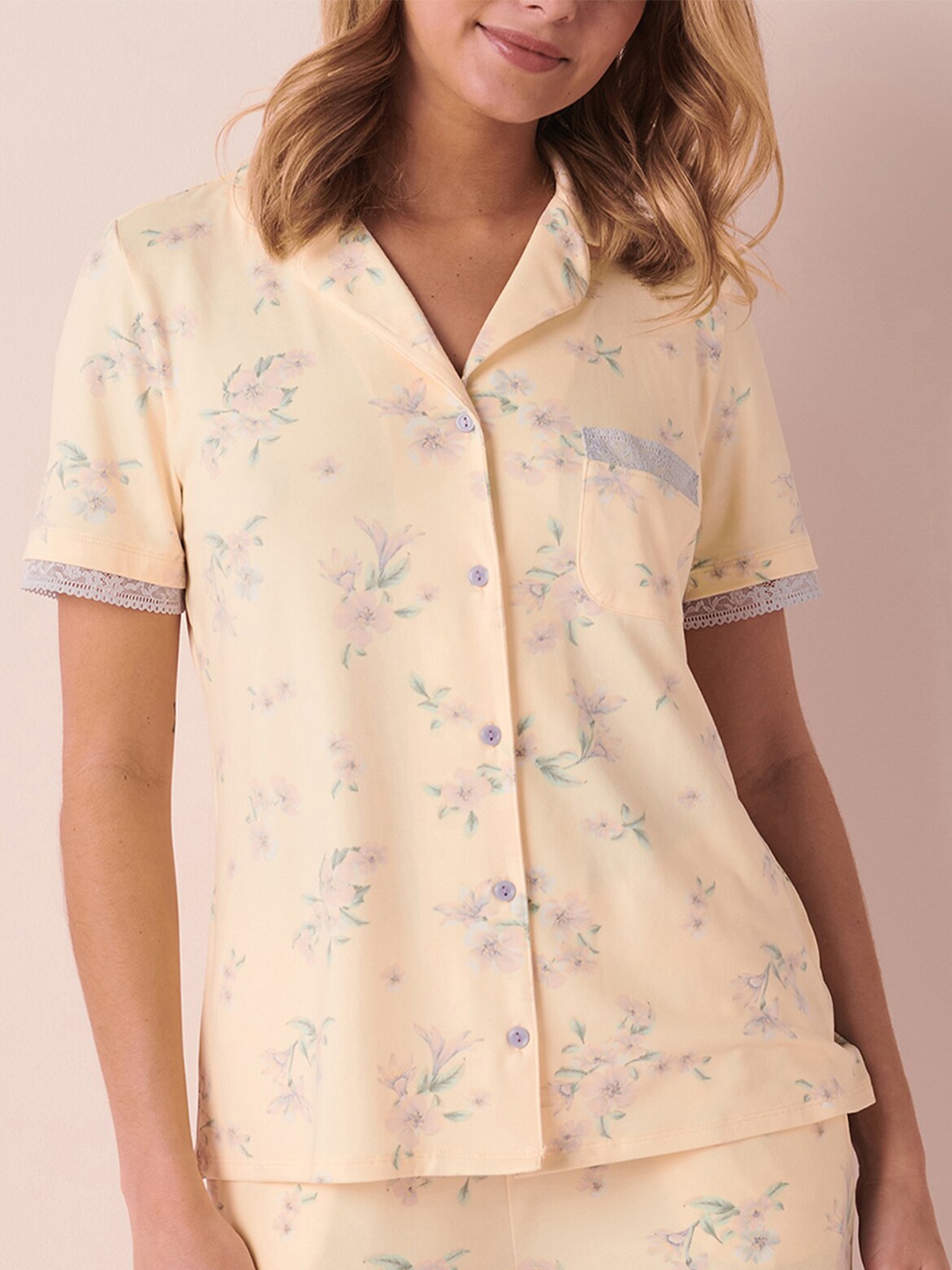 

La Vie en Rose Floral Printed Cuban Collar Shirt, Yellow