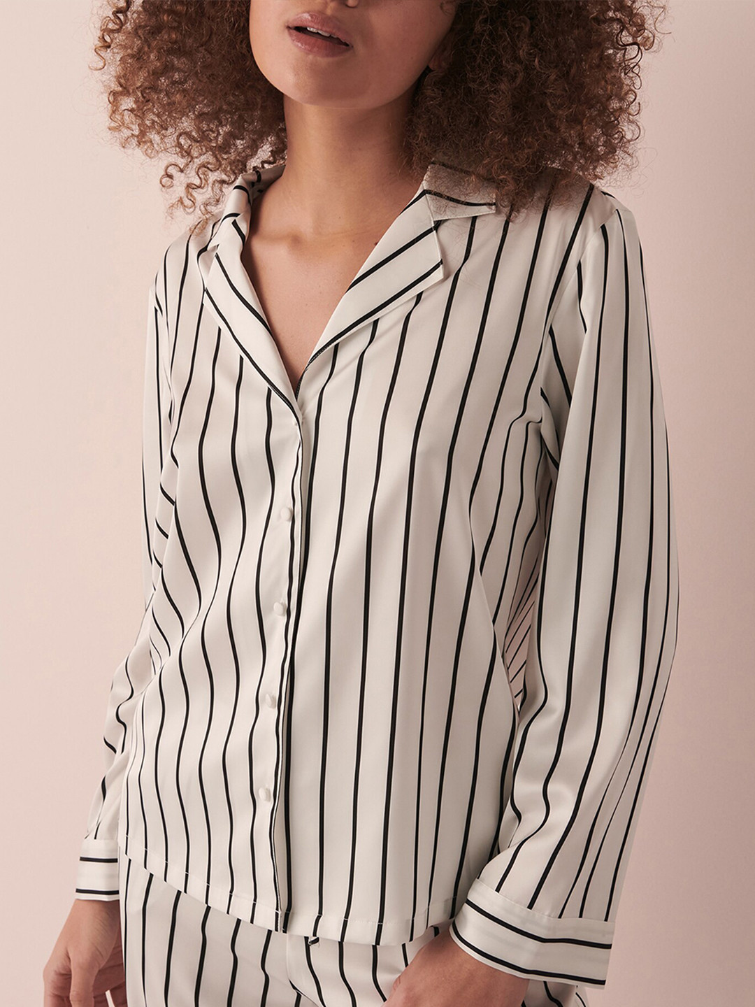 

La Vie en Rose Vertical Striped Cuffed Sleeves Shirt Style Top, White