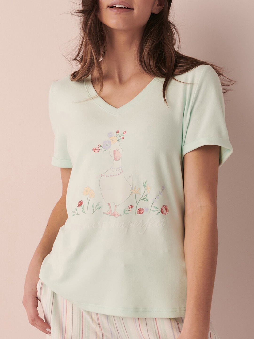 

La Vie en Rose Graphic Printed V-Neck T-shirt, Green