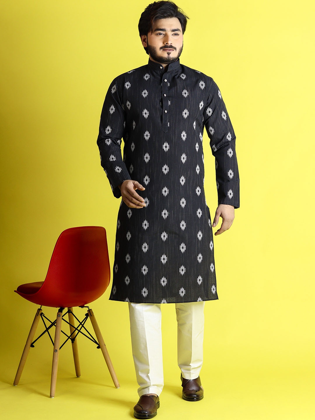 

Tibra Collection Ethnic Woven Design Kurta with Pyjamas, Black