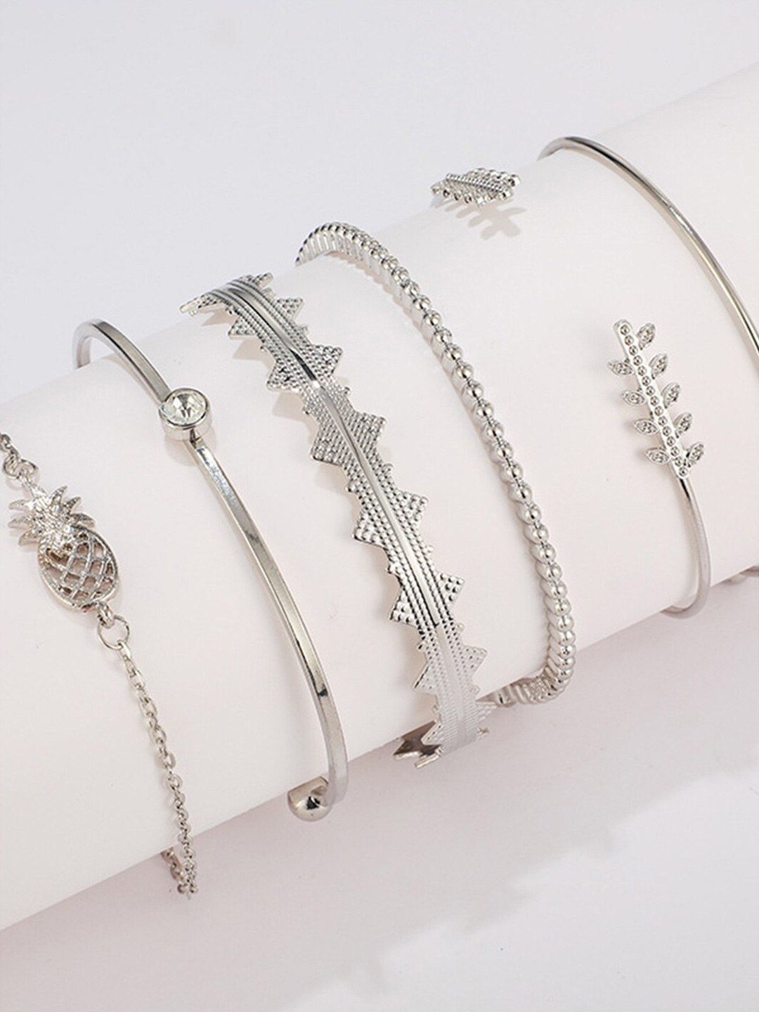 

Scintillare By Sukkhi Women Set Of 6 Silver-Plated Links