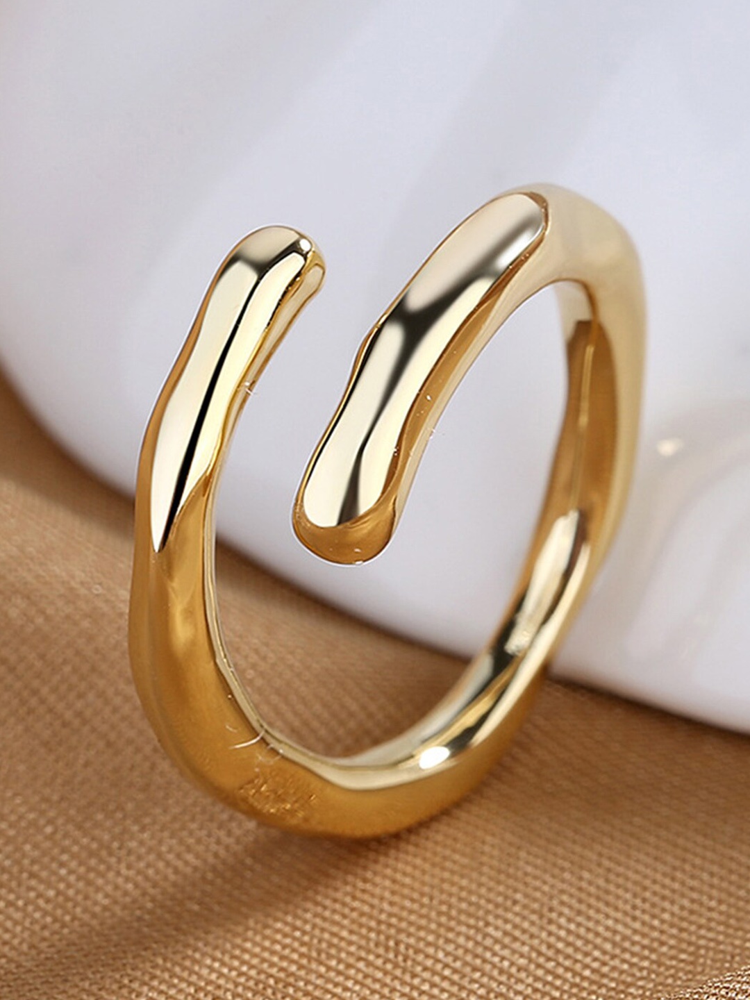 

Scintillare By Sukkhi Gold-Plated Adjustable Finger Ring