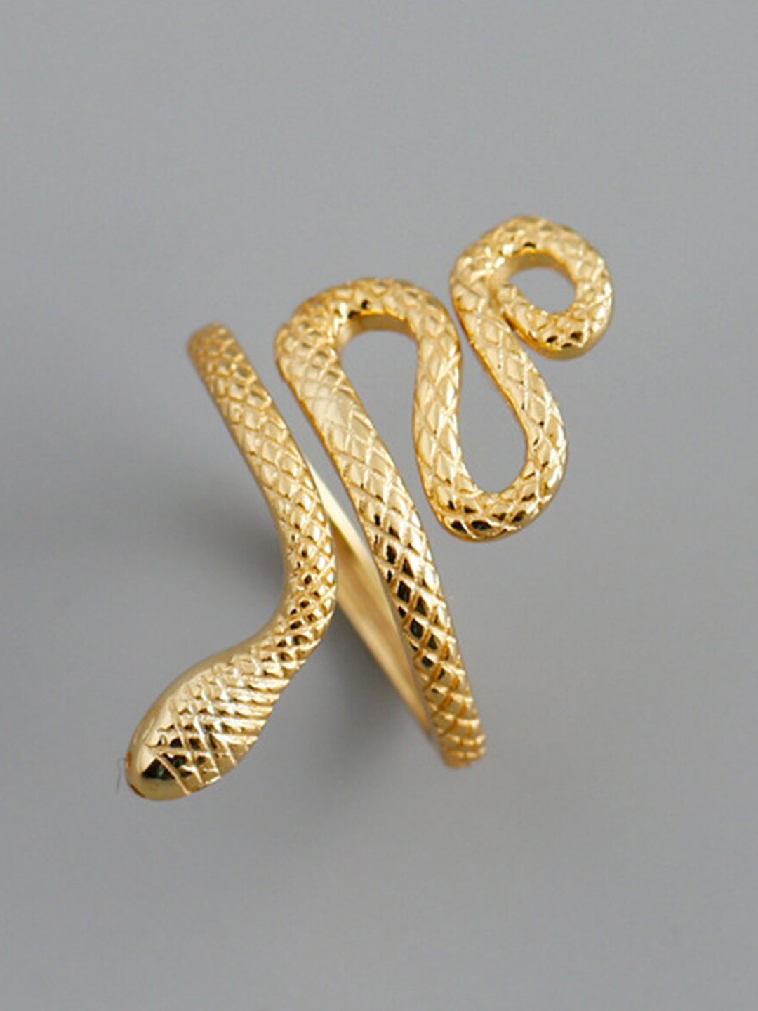 

Scintillare By Sukkhi Gold-Plated Finger Ring