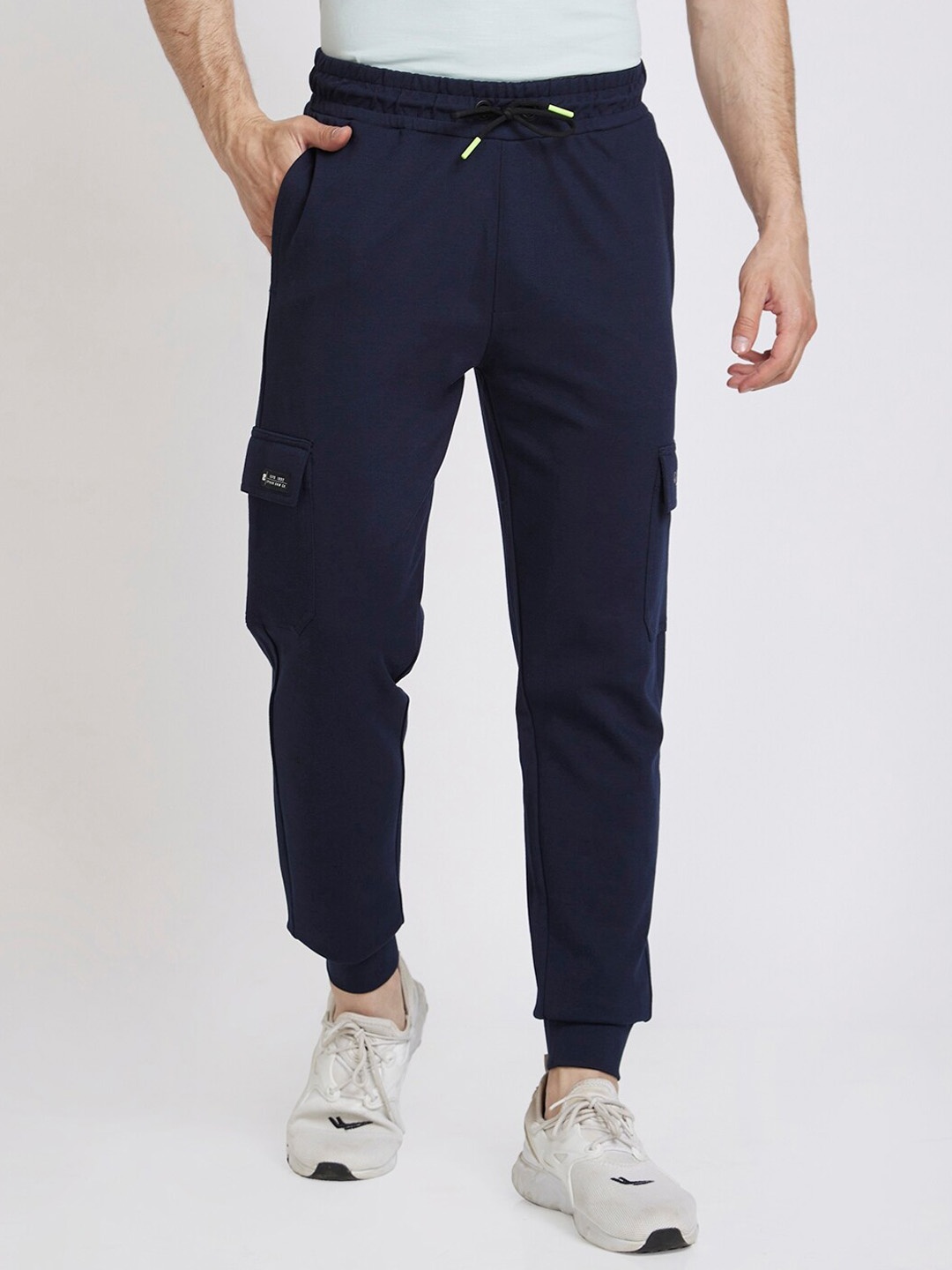 

SPYKAR Men Mid-Rise Cotton Joggers, Navy blue