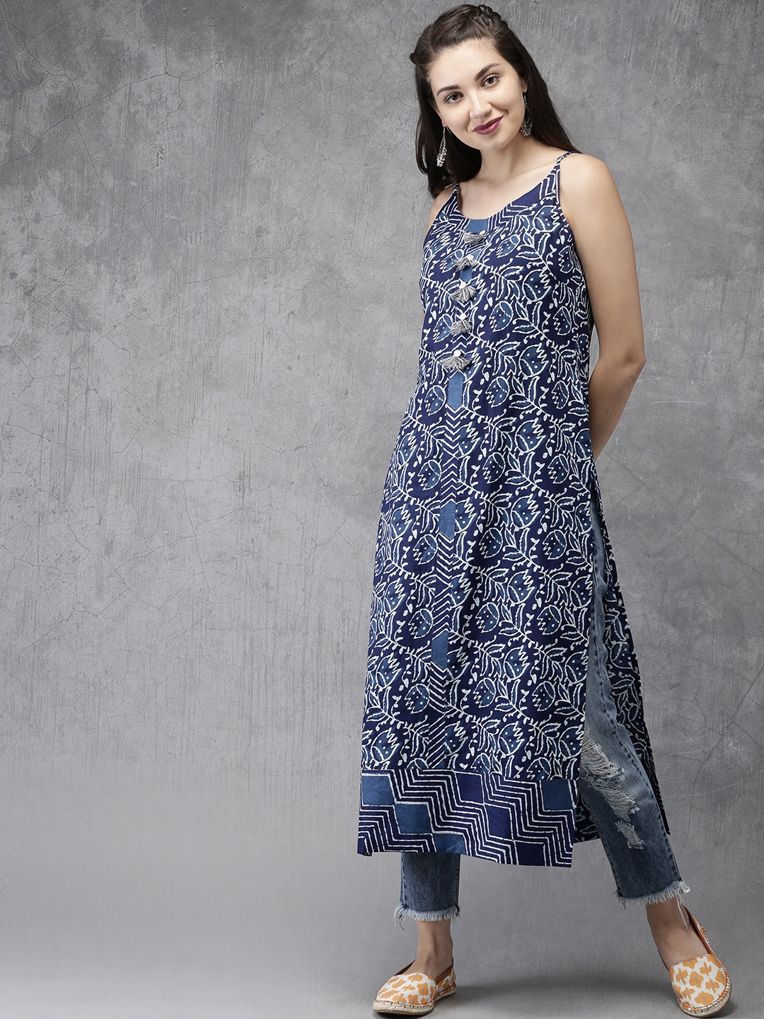 

Anouk Women Blue & White Printed Straight Kurta