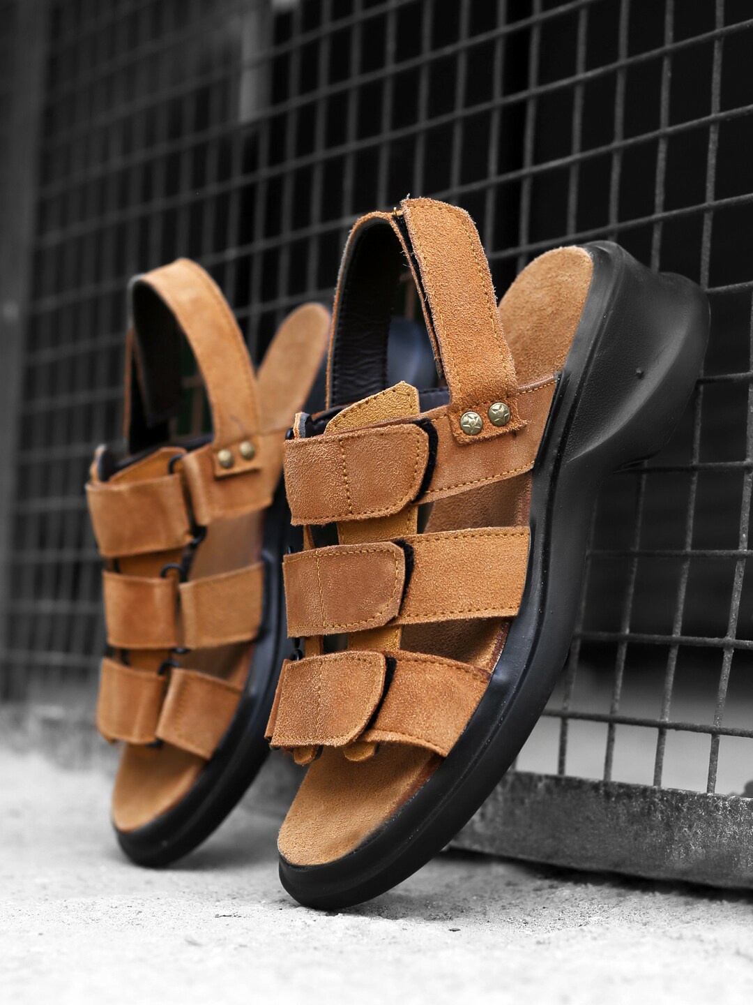 

Woakers Men Leather Comfort Sandals, Tan