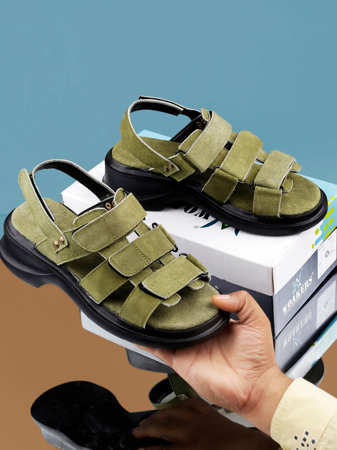 

Woakers Men Leather Comfort Sandals, Green