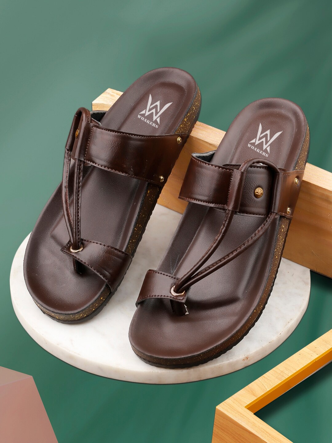 

Woakers Men Leather One Toe Comfort Sandals, Brown