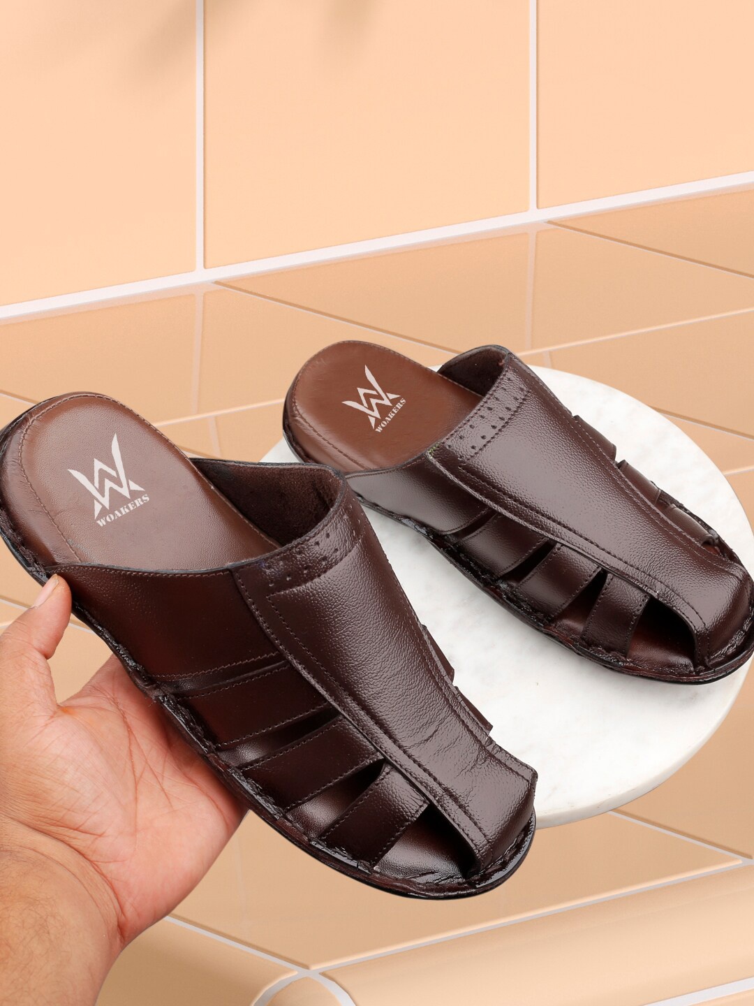 

Woakers Men Leather Slip-On Fisherman Sandals, Brown