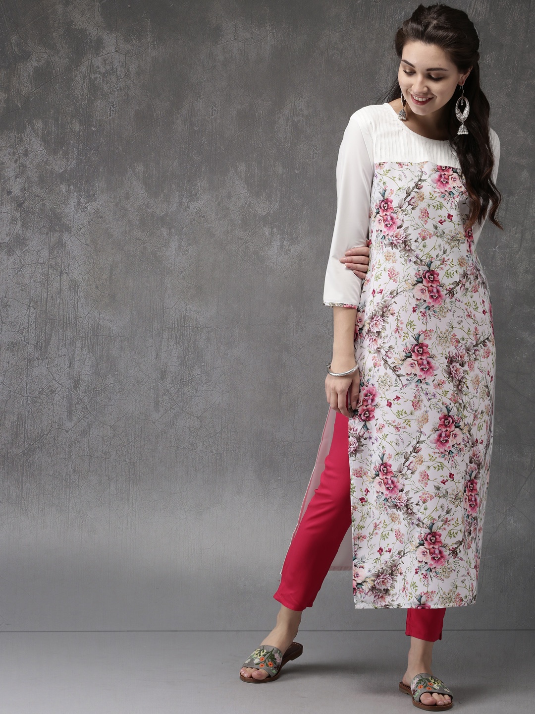 

Anouk Women White Floral Print Straight Kurta