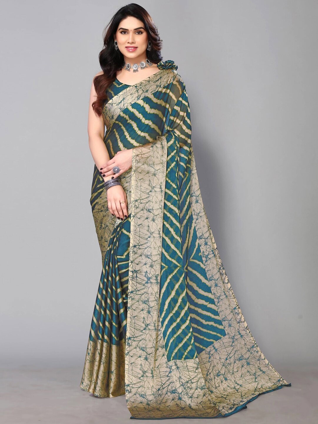 

KALINI Geometric Printed Saree, Green