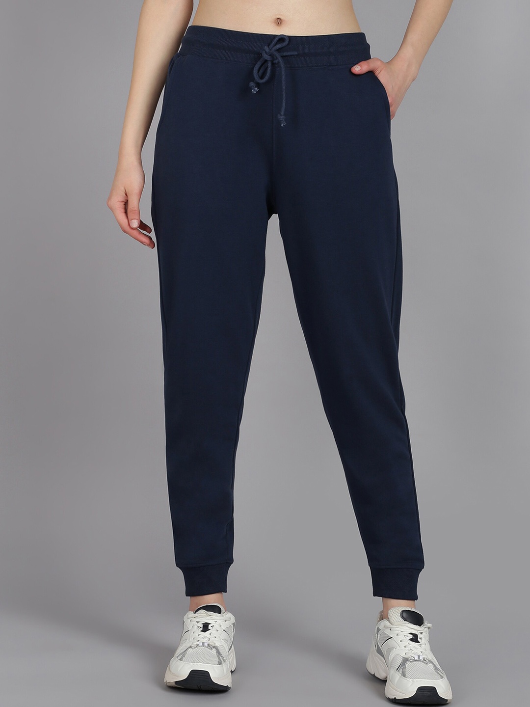 

Alan Jones Women Mid-Rise Cotton Joggers, Navy blue