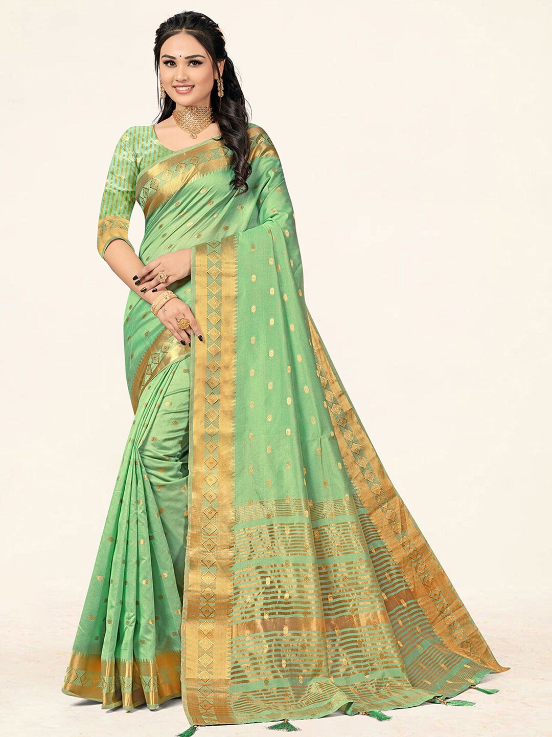

SANGAM PRINTS Woven Design Zari Saree, Green