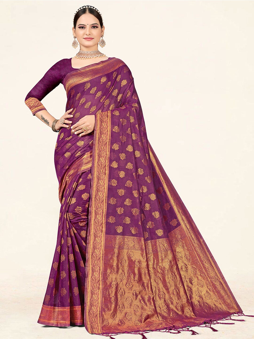 

SANGAM PRINTS Floral Woven Design Zari Saree, Burgundy