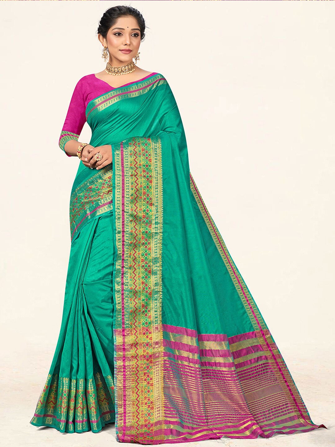 

SANGAM PRINTS Woven Design Zari Saree, Green