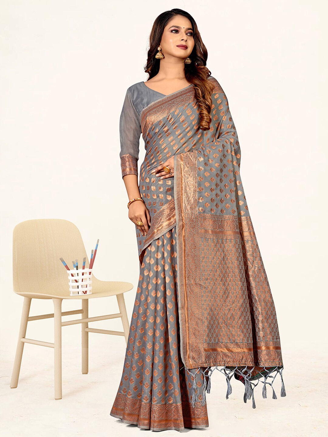 

SANGAM PRINTS Ethnic Motif Woven Design Zari Saree, Grey