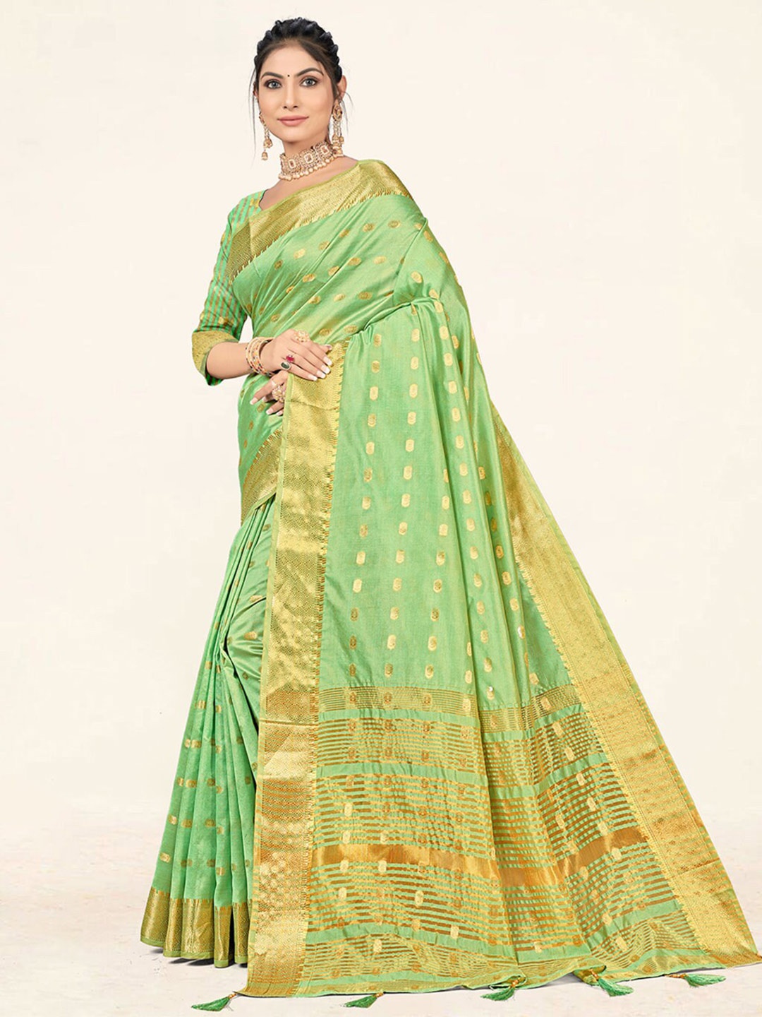 

SANGAM PRINTS Ethnic Woven Design Zari Saree, Green
