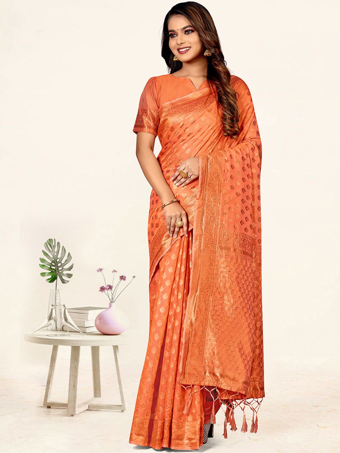

SANGAM PRINTS Woven Design Zari Saree, Peach