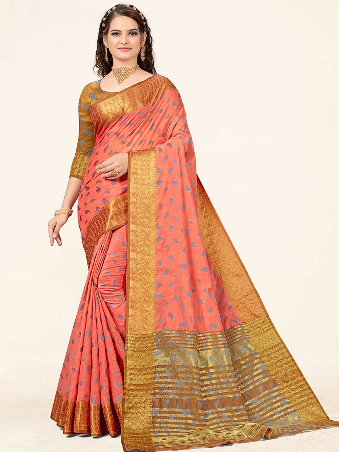 

SANGAM PRINTS Paisley Motifs Woven Design Zari Saree, Peach