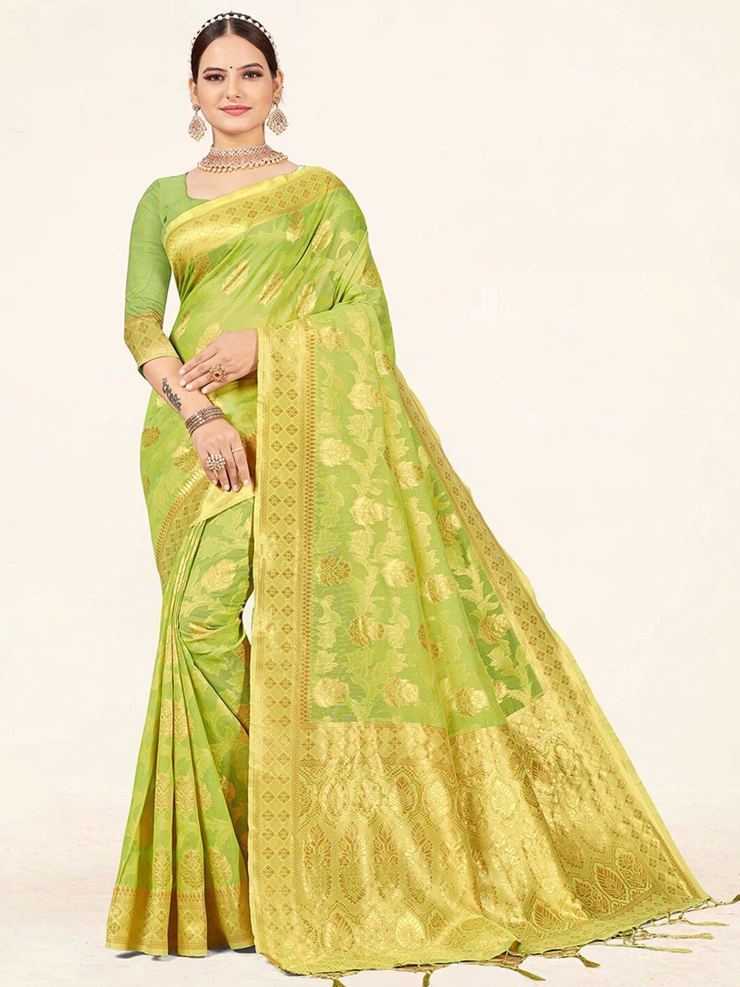 

SANGAM PRINTS Floral Woven Design Zari Saree, Green