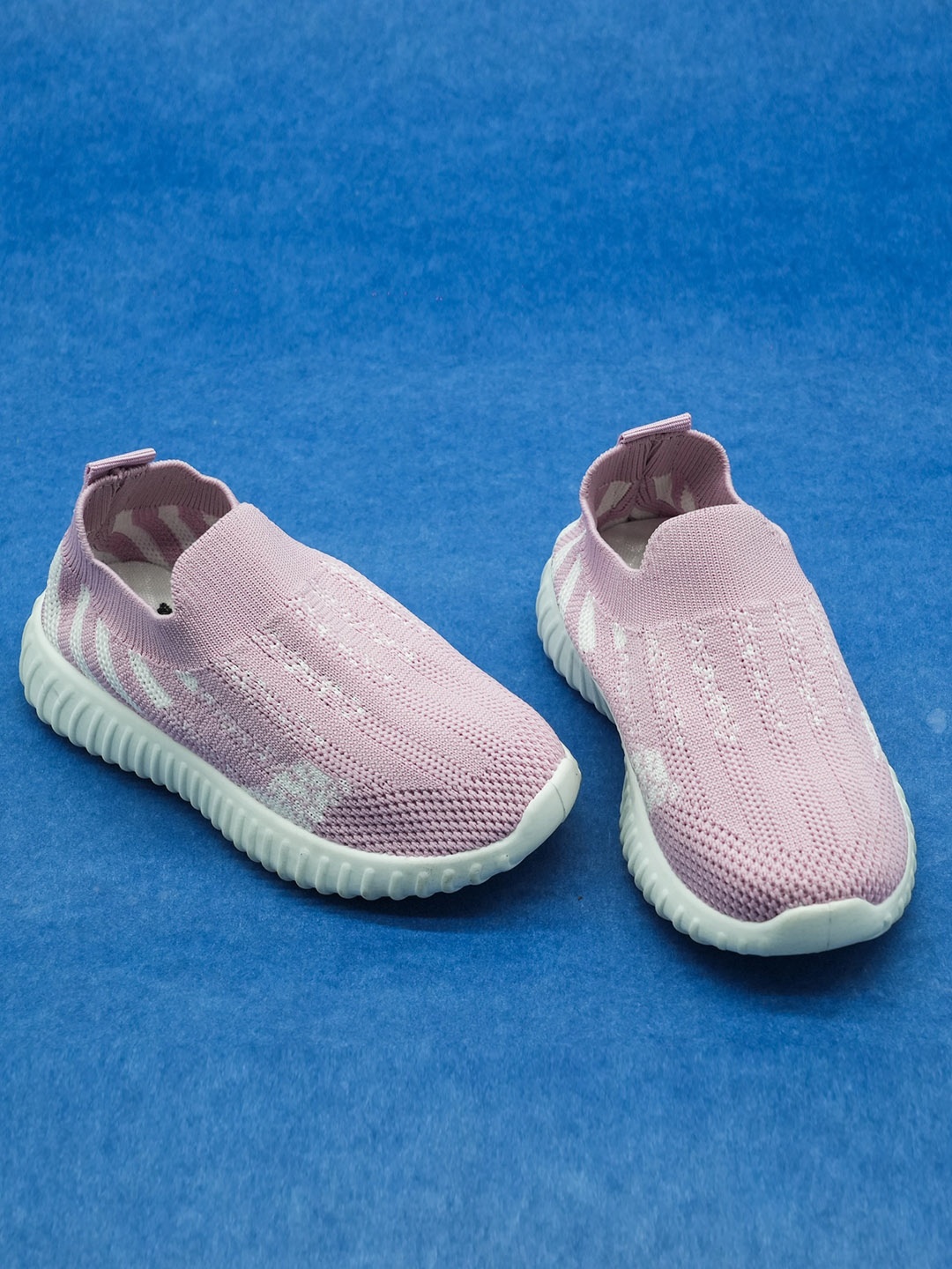 

FEETWELL SHOES Kids Woven Design Comfort Insole Contrast Sole Slip-On Sneakers, Pink