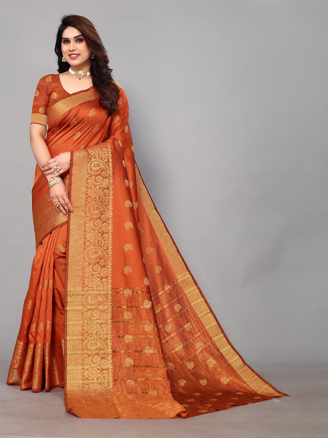 

DIVASTRI Paisley Woven Design Zari Banarasi Saree, Orange