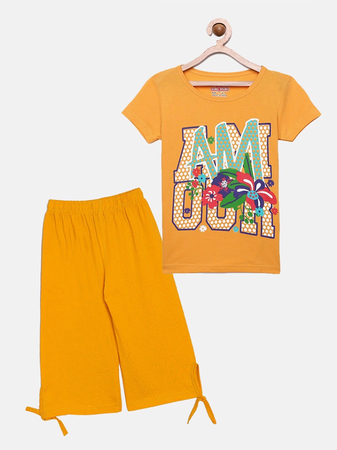 

SINI MINI Girls Typography Printed Pure Cotton Night Suit, Yellow
