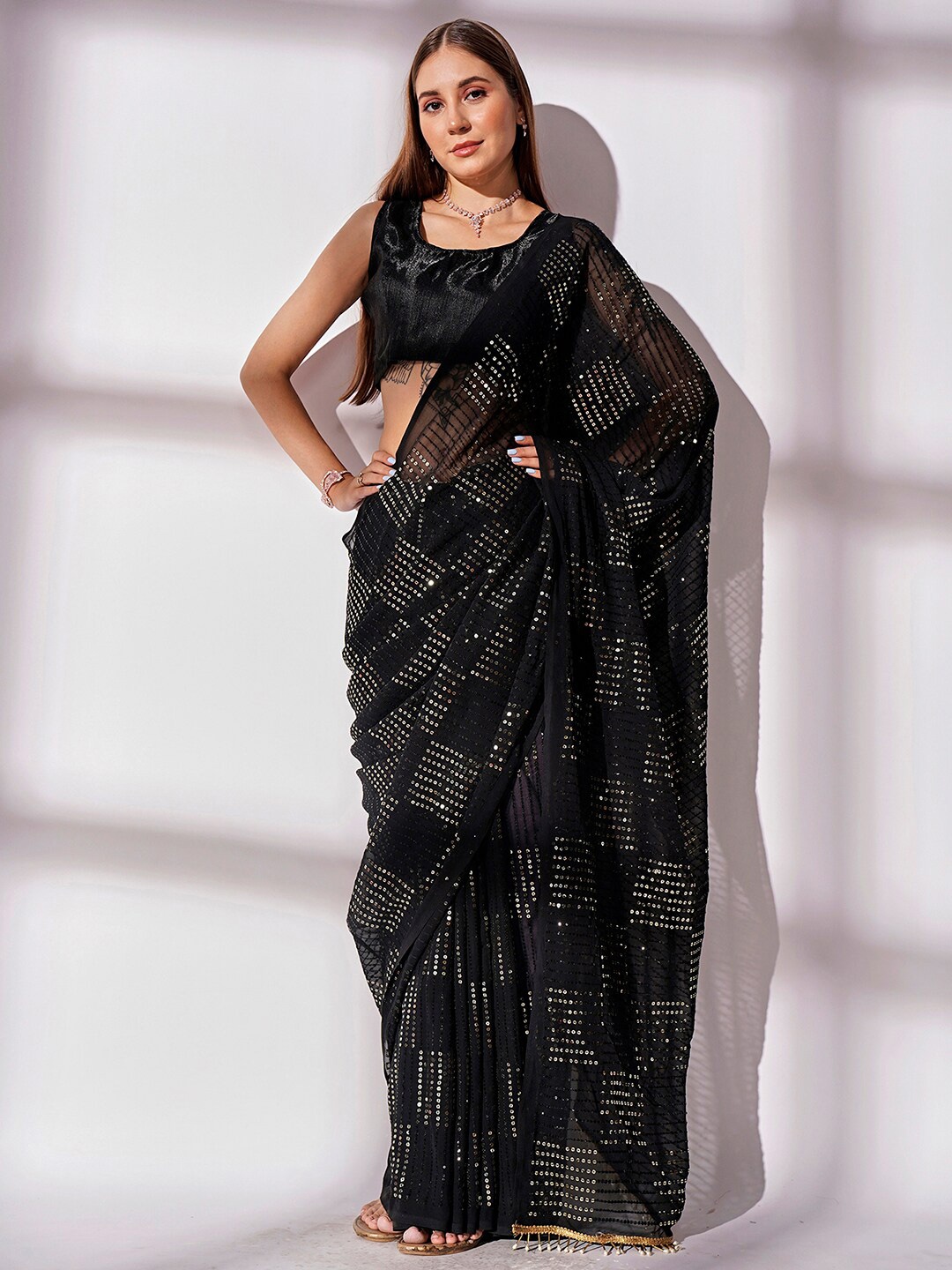 

Mitera Black & Gold-Toned Embellished Sequinned Saree