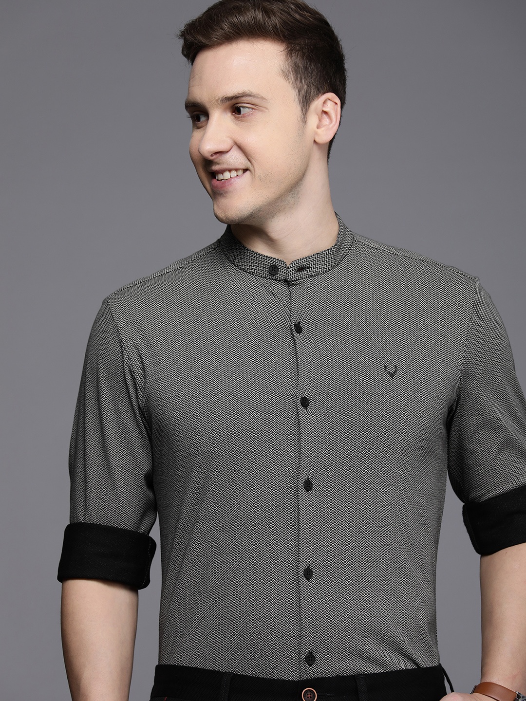

Allen Solly Slim Fit Knitted Chevron Pure Cotton Semiformal Shirt, Black