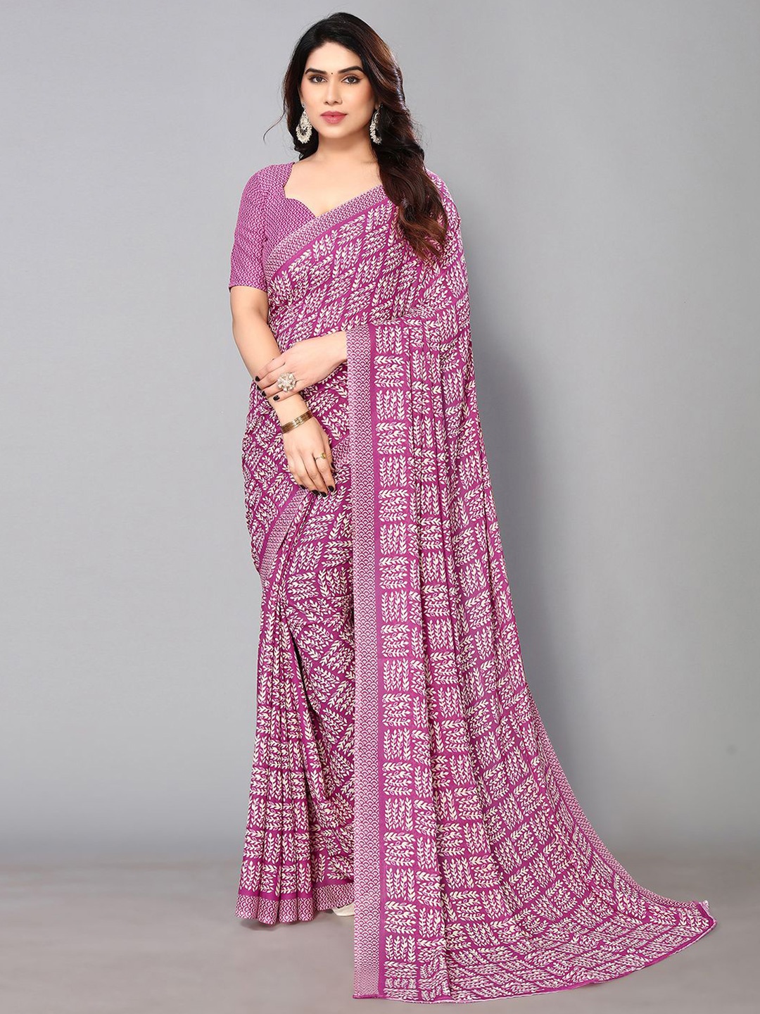 

KALINI Floral Printed Saree, Peach