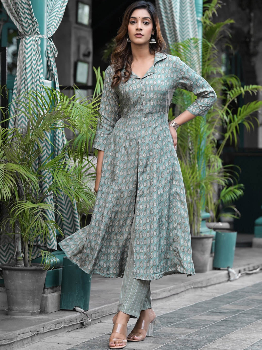 

Sangria Grey Paisley Printed Front Slit Kurta With Trousers