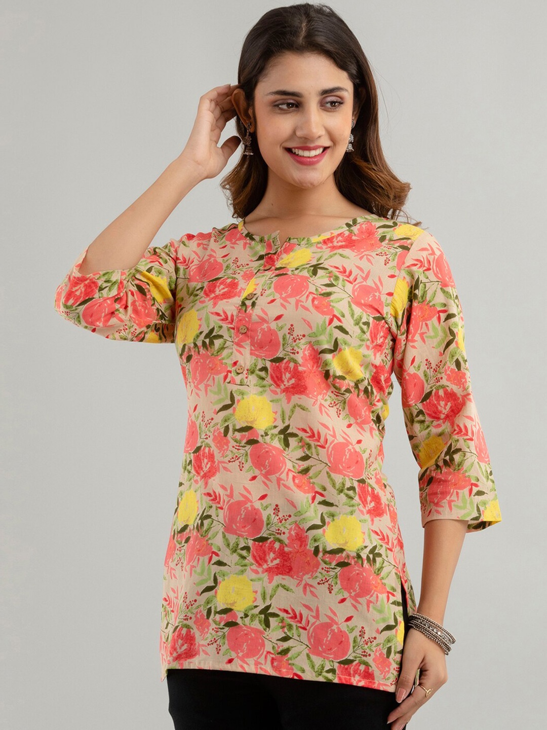 

FERANOID Floral Printed Pure Cotton Kurti, Beige