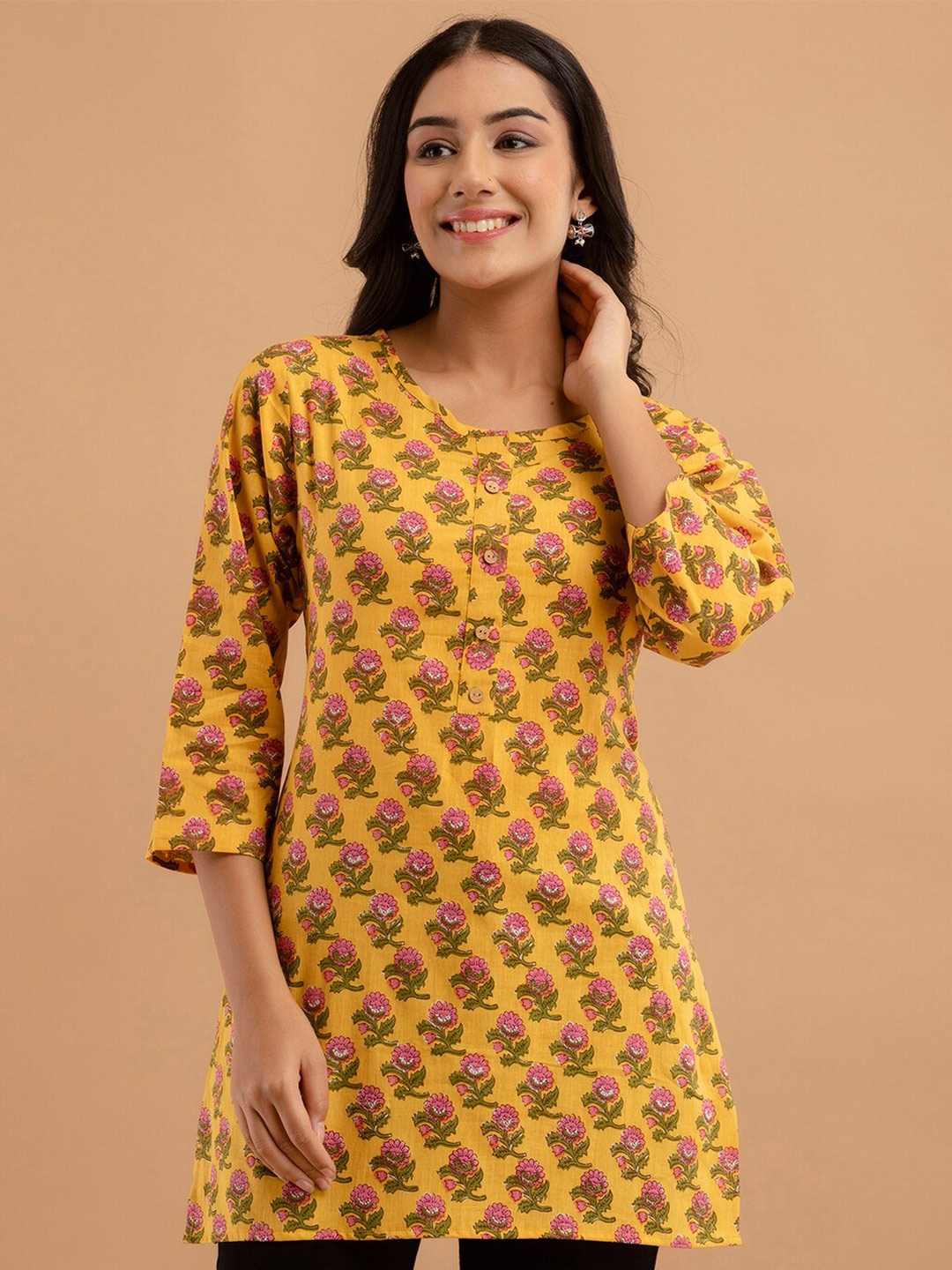 

FERANOID Floral Printed Pure Cotton Kurti, Mustard