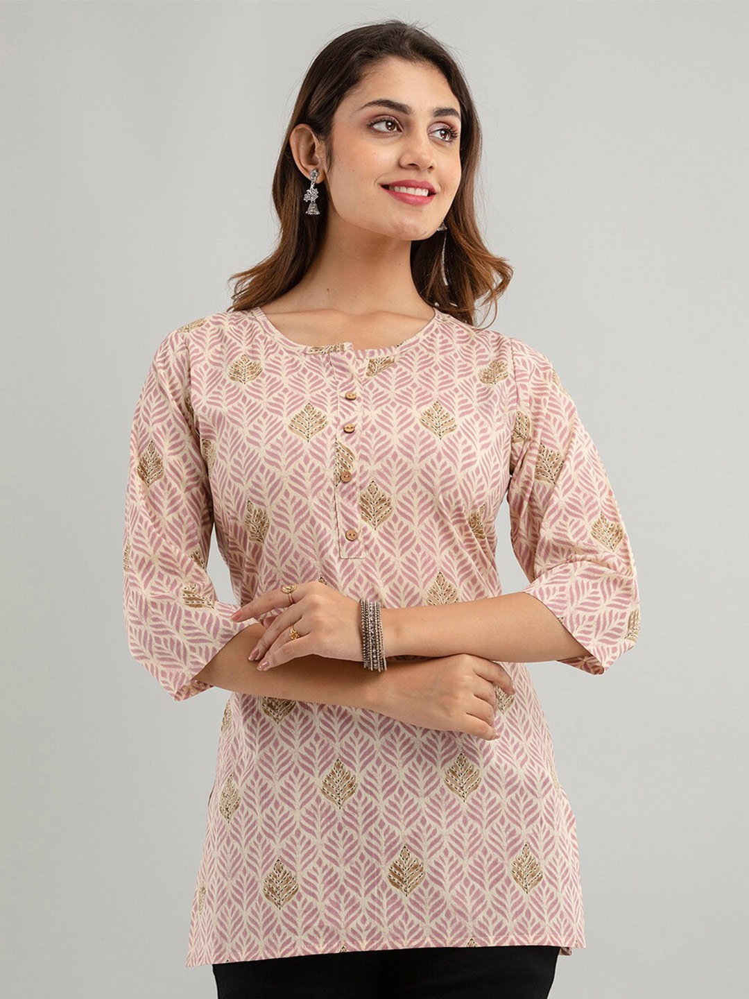 

FERANOID Ethnic Motifs Printed Pure Cotton Kurti, Cream