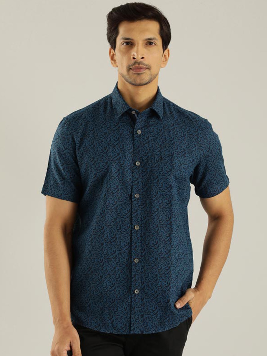 

Indian Terrain Classic Slim Fit Floral Printed Pure Cotton Shirt, Blue