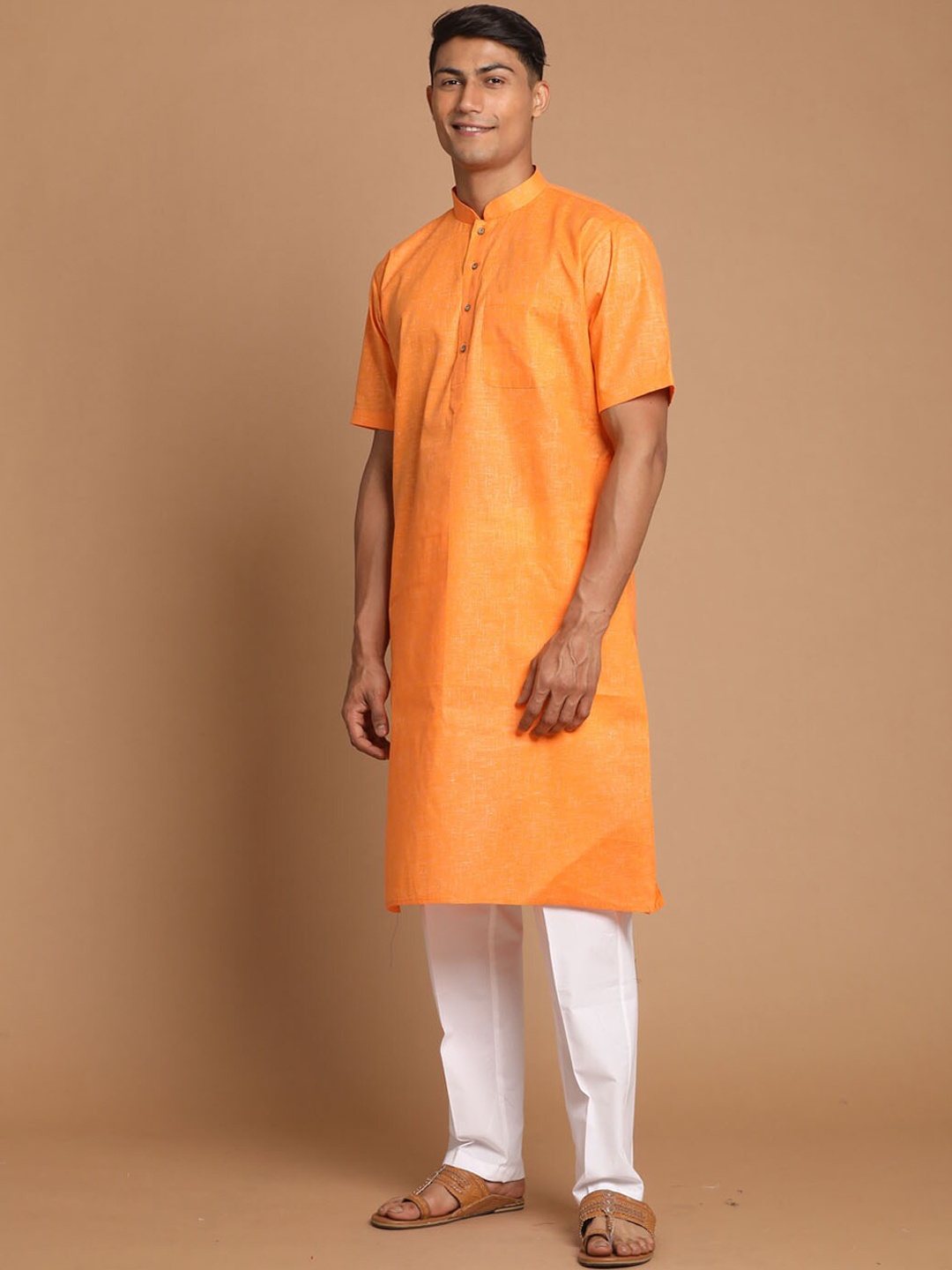 

VASTRAMAY Mandarin Collar Kurta With Pyjamas, Orange