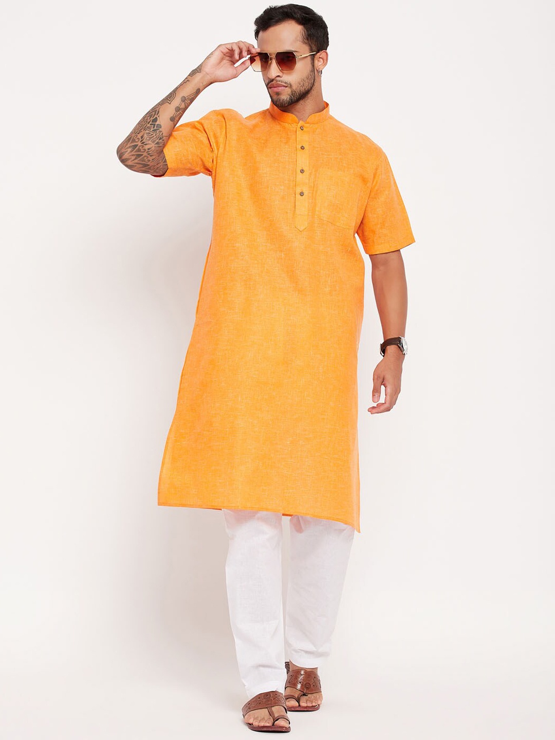 

VASTRAMAY Men Solid Regular Kurta with Pyjamas, Orange